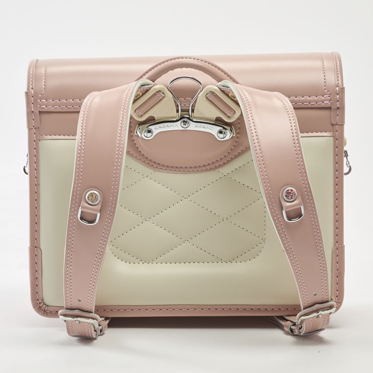 ベルト両方に金具が付きます